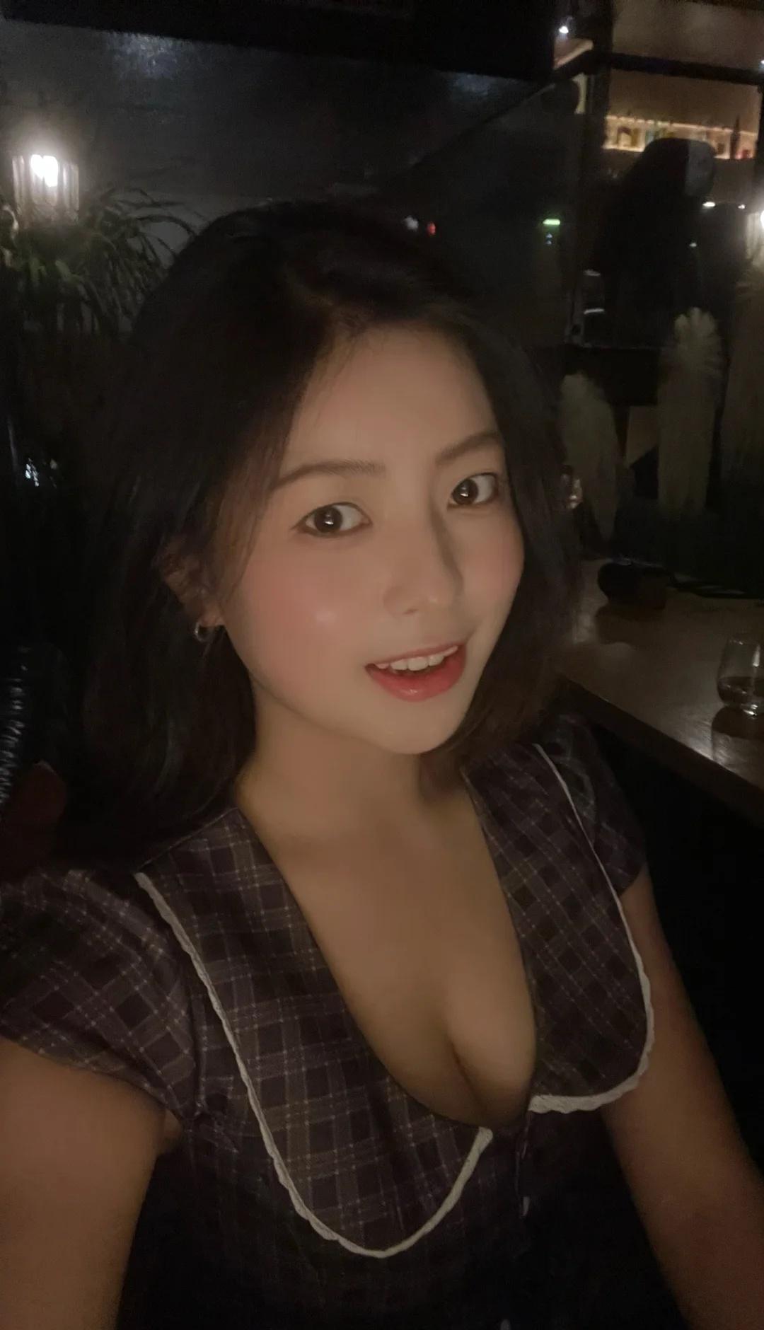 镜子里面是好看的 拍照是玩心态的