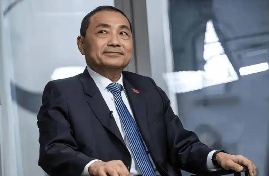 新北市长这场选战，打到今天这个份上，已经没人能装看不见了。

原本所有人都盯着中
