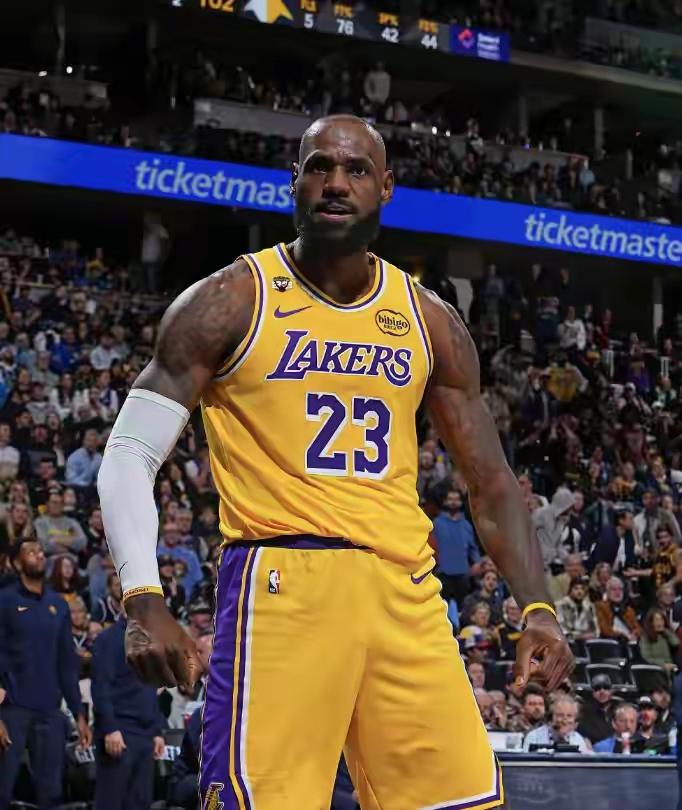 北京时间4月25日NBA季后赛西部首轮G3火箭主场对阵湖人，最终108比112负