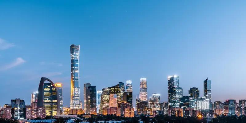 今天，2026年8月19日，星期三。农历七月初七，情人节。车尾号限行3和8。北京