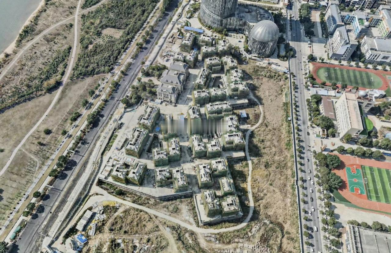 闽江畔多栋烂尾建筑即将开拆！将开发一线江景住宅

位于闽侯甘蔗原海峡传媒港地块“