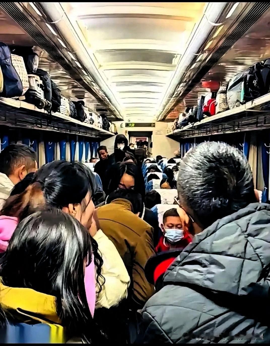 飞机懵了，高铁“傻了”
我估摸着连大巴司机都想不明白，

怎么一夜之间，大家抢破