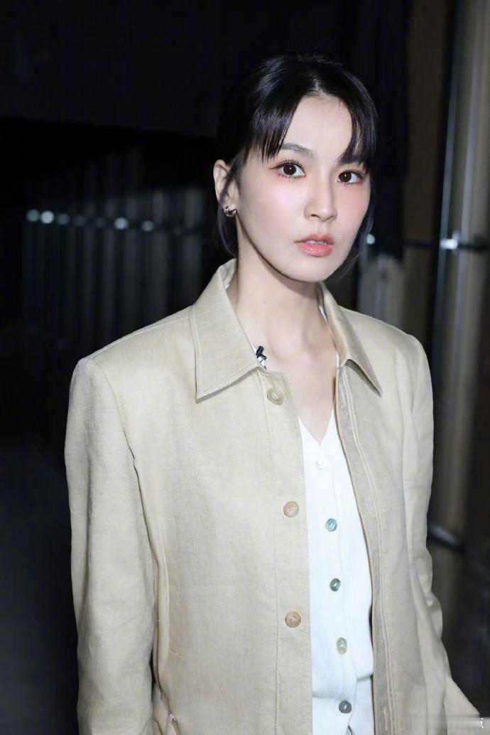 孟子义只是缺一个曾沛慈真的被这段总结说到心坎里，孟子义哪里是唱歌不够好，她只是缺