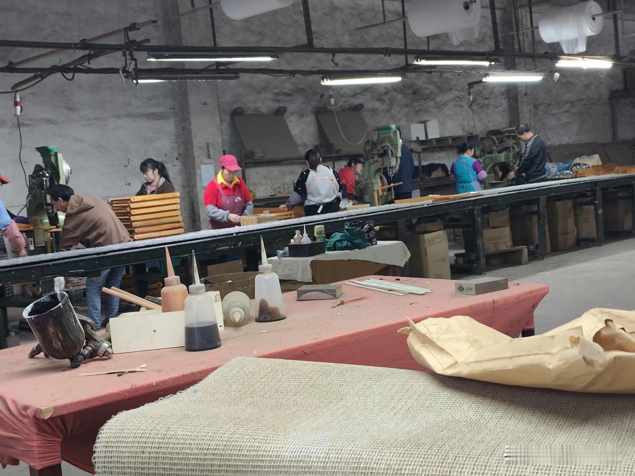 男人除了自己老婆心里还会喜别的女人吗？我是不是病了，我和老婆在一个工厂上班，但我