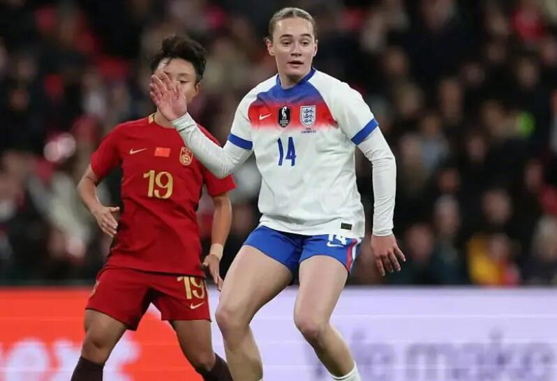 中国女足0比8英格兰女足 BBC体育文字记者布莱恩点评了比赛，他表示：“这样的比