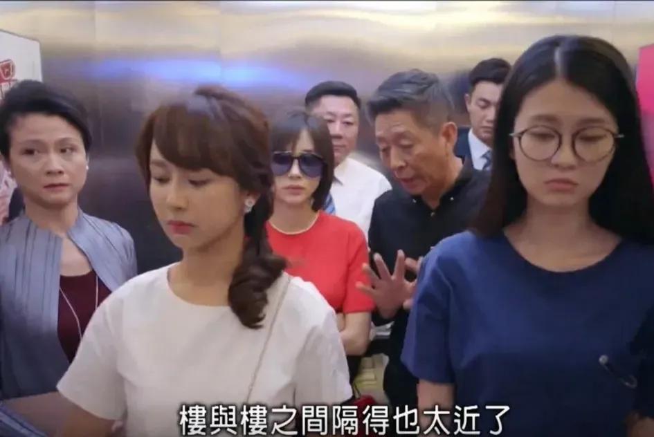 太真实了，住惯了别墅的人，两梯三户的小区楼房，确实住不惯，现在很多的高楼小区，贵