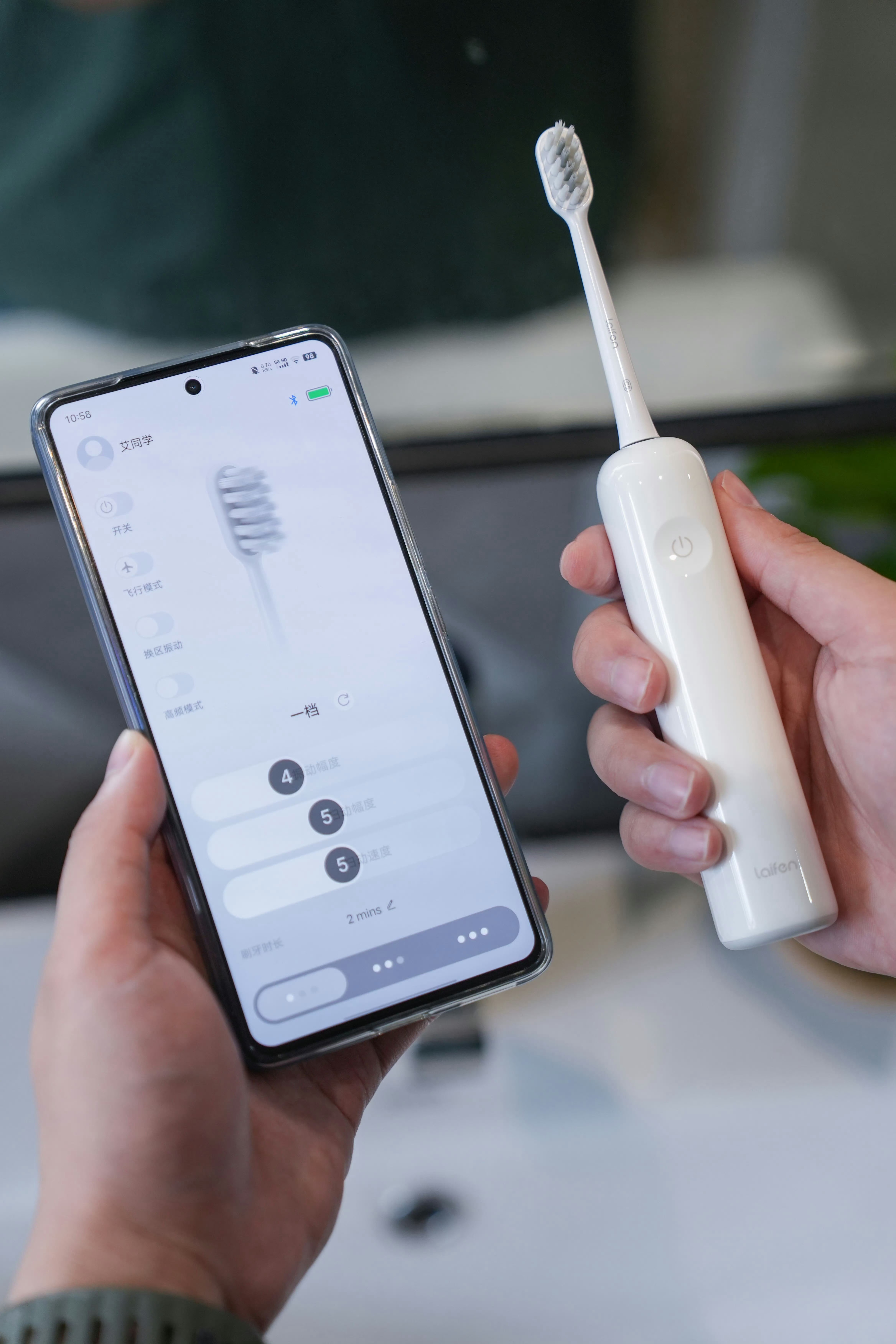 老板请回答 扫振牙刷从首发一直用到现在，确实不错。想知道二代什么时候上新。另外面