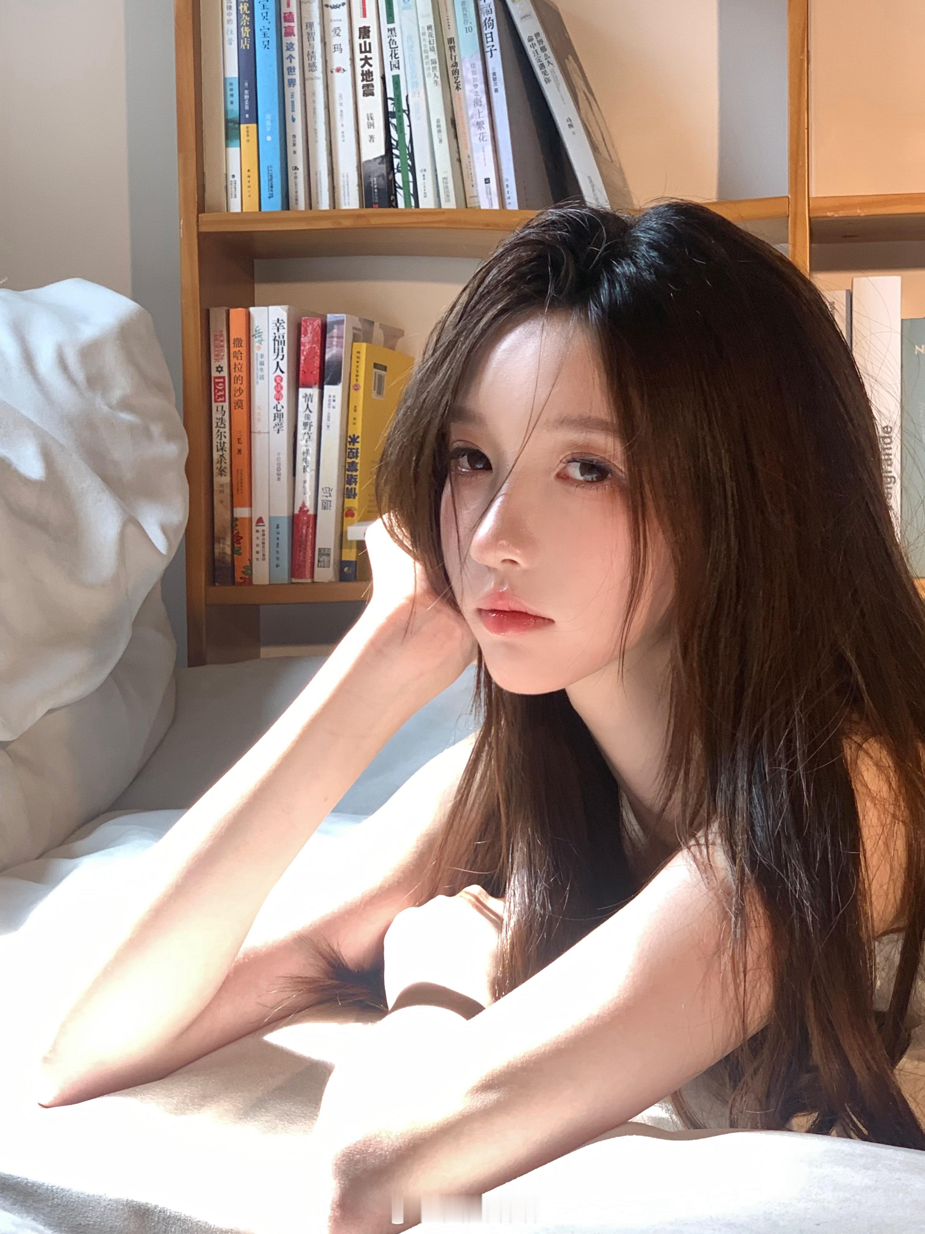 拍摄间隙被阳光晒迷糊了 ​​​