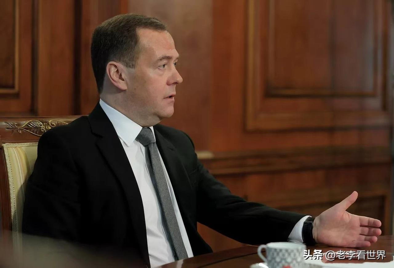 【梅德韦杰夫：马杜罗一定会被美国总统赦免】
莫斯科时间2026年2月5日，俄罗斯