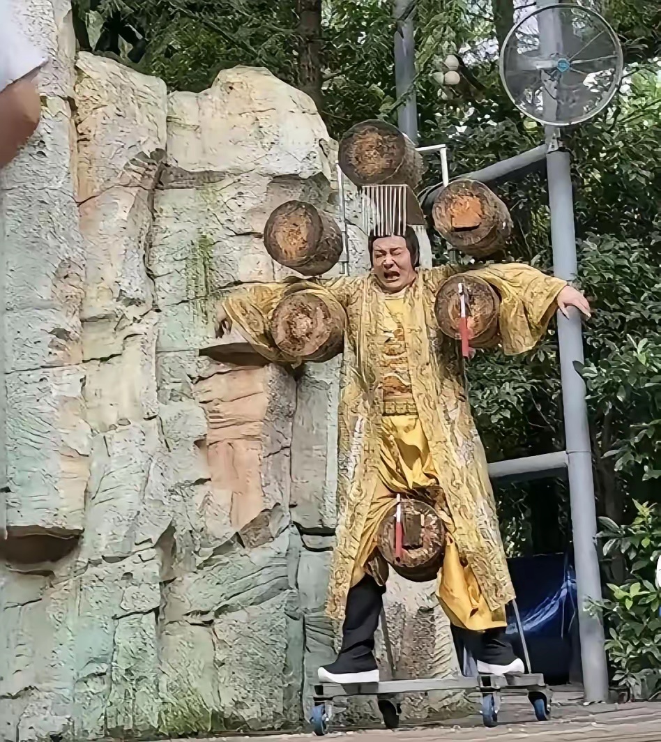 大热天，景区表演，一天600你愿意做吗？ 