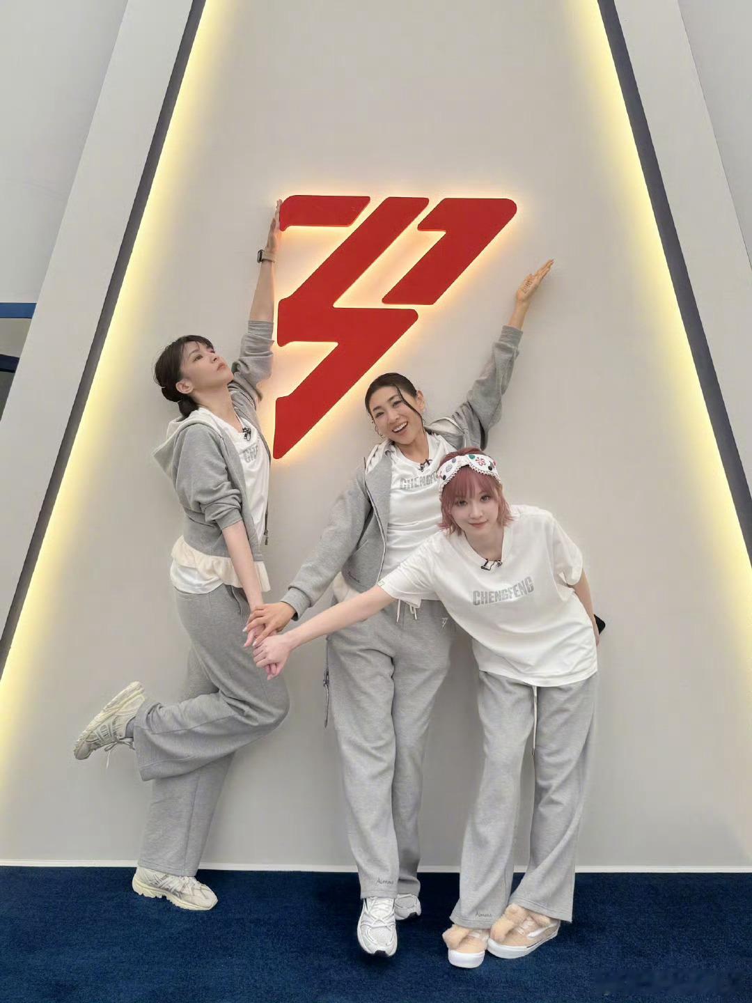 曾沛慈回应三顺队长首秀顺、选歌顺、选队员顺，三顺队长实锤啦～没想到顺顺利利的沛慈