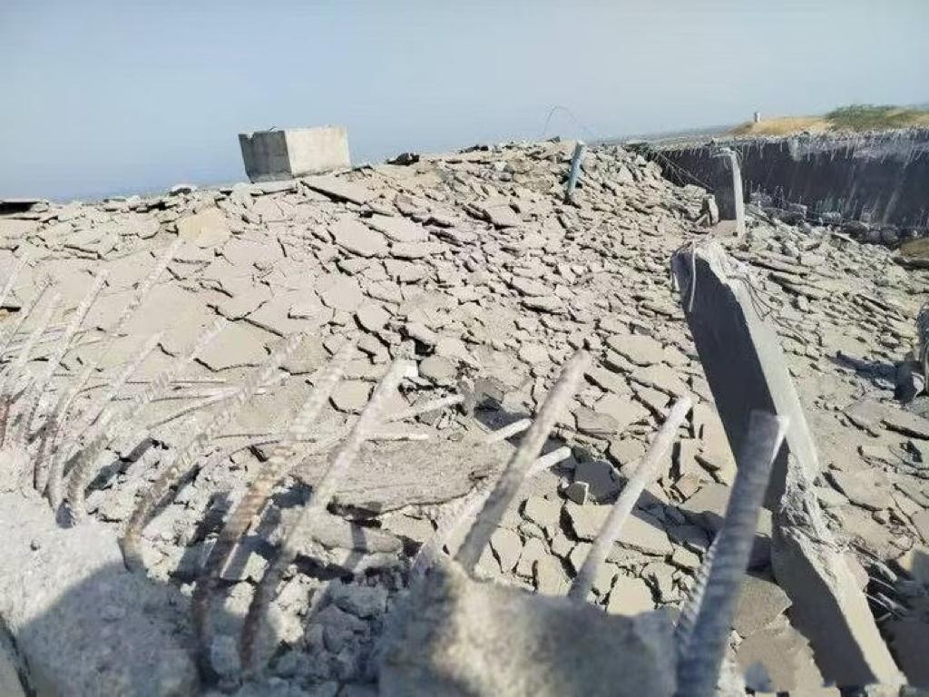 美军真的是阴招使尽，竟然把伊朗最干燥地区的蓄水池给炸毁！

近期，美军对伊朗霍尔