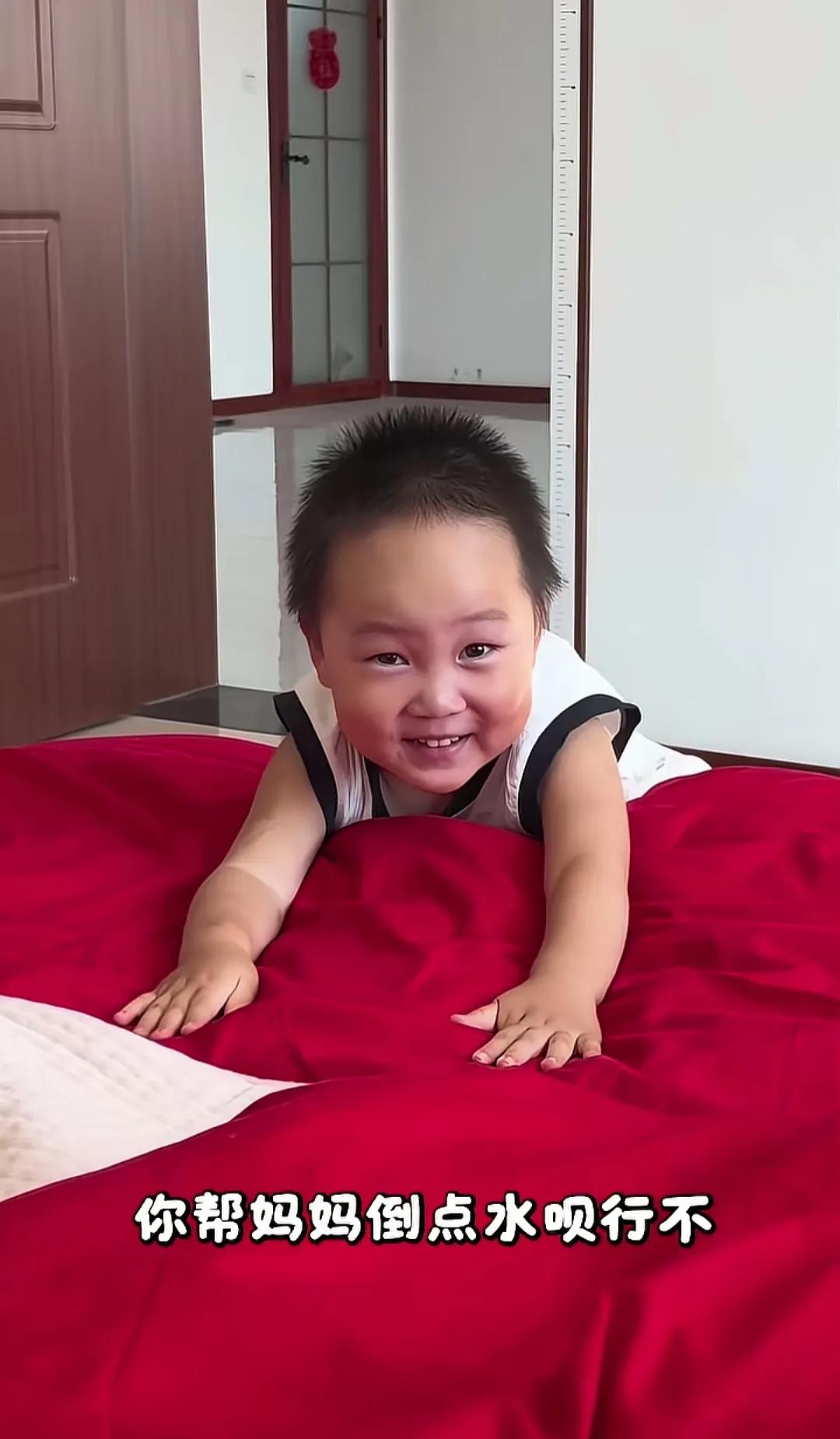 全网未解之谜之米乐的年龄，这个小娃娃在网上活跃至少4、5年了，有不少人网友从自己