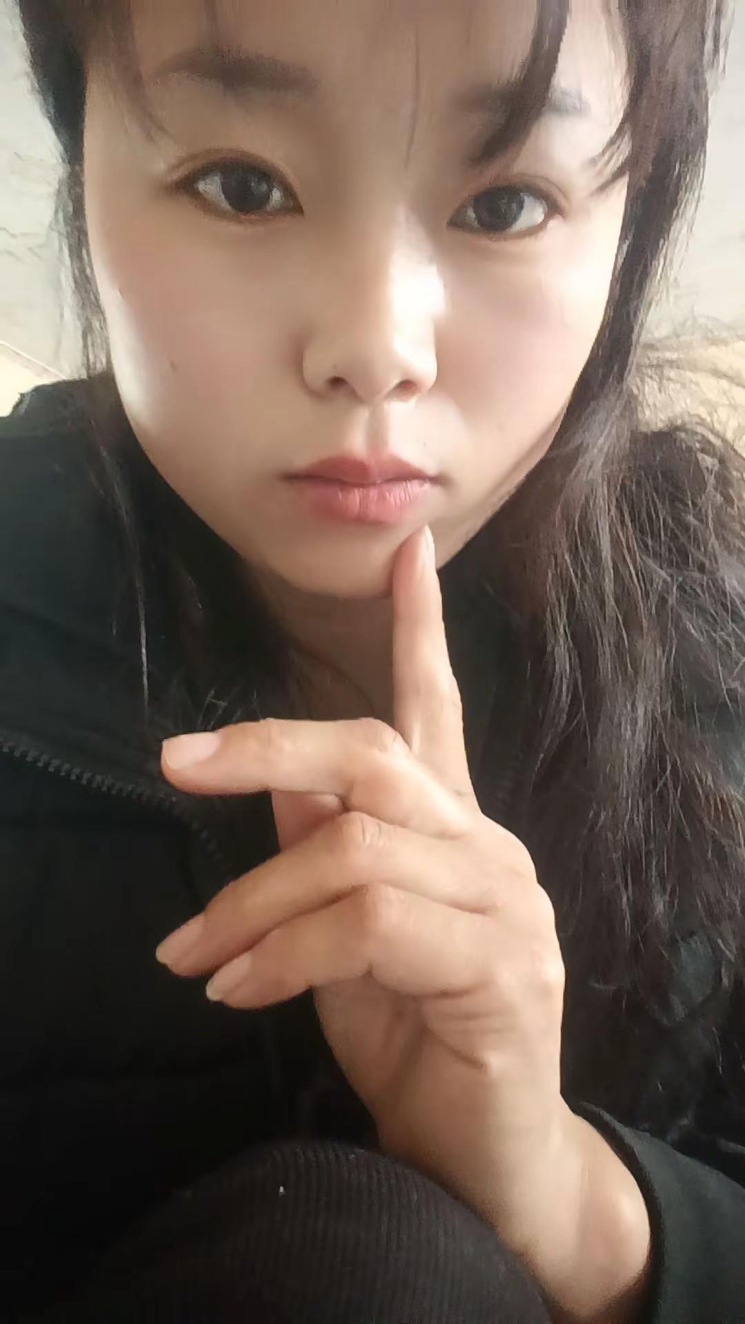 我该如何写我呢！有时明白的像个镜子，有时糊涂的像个傻子，就算内心瞬息万变，还是那