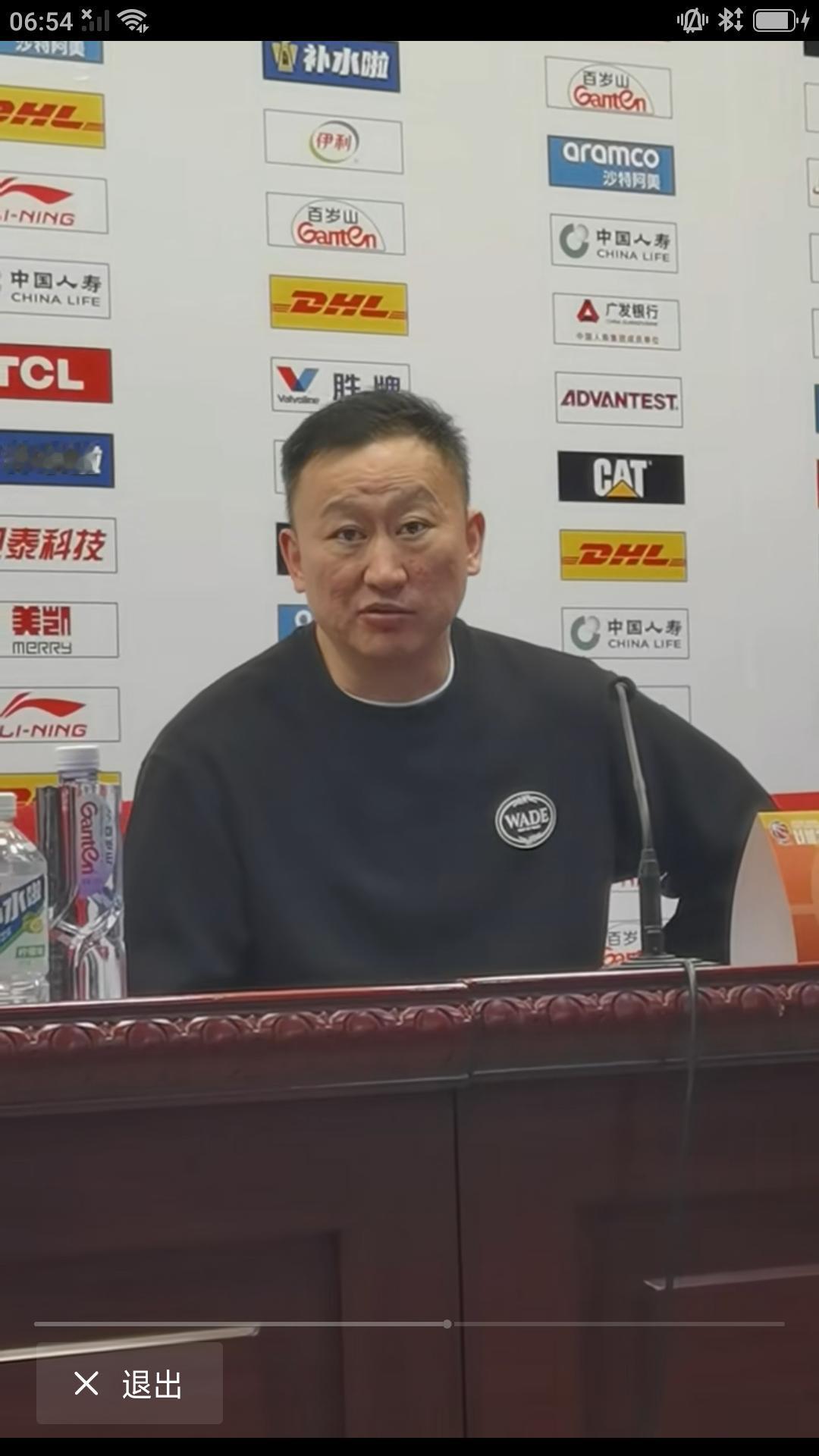 昨晚CBA 季后赛继续进行，青岛队主场四分之差惜败山西队，晋级希望渺茫。赛后青岛