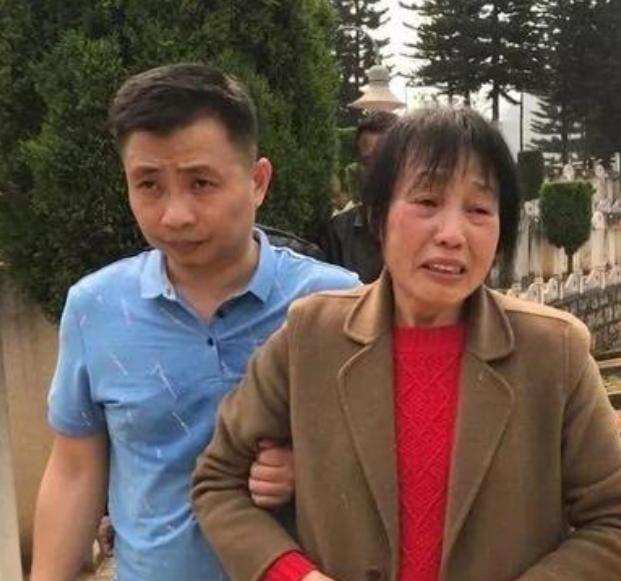 1984年，一战士壮烈牺牲，其新婚20天妻子拒绝改嫁，坚持生下遗腹子，35年后，