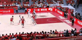 中国男篮球星赵继伟真是太会传球了！在今天进行的中国男篮和新西兰男篮的热身赛中，当