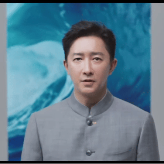 韩庚说历史是最好的清醒剂 纪念，是为了不遗忘。时间会走远，但英雄不该被淡忘。走进