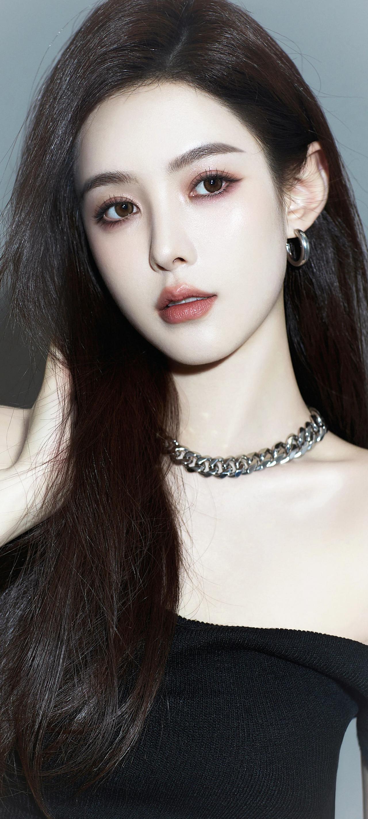 女星高清美图（1）
达人推荐 女主角唇泥