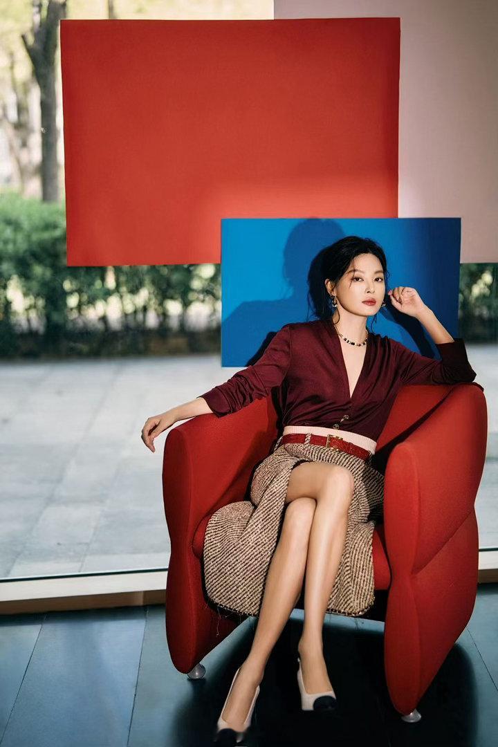 辛芷蕾回应封面登上法国街头辛芷蕾担任2026中法文化之春宣传大使，蕾姐真的是牛?