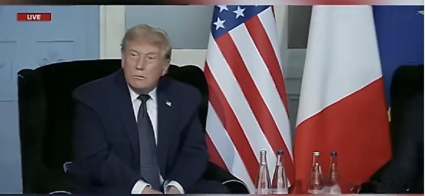 当地时间6月15日，美国总统特朗普在法国埃维昂莱班举行的七国集团（G7）峰会上表