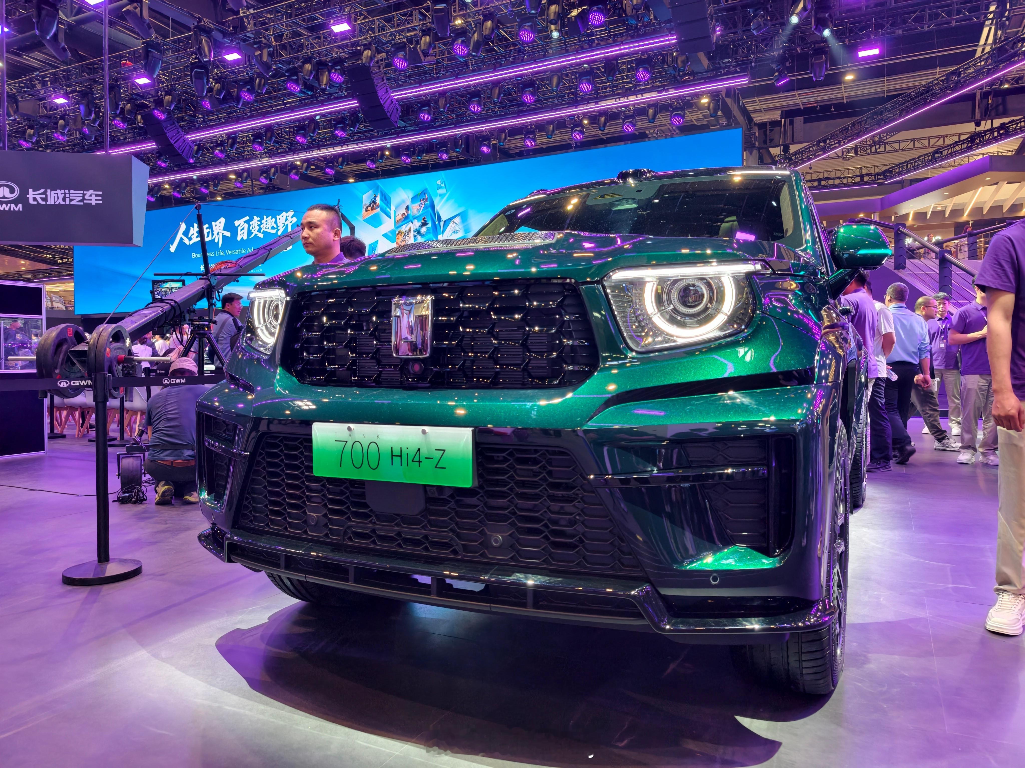 2026北京车展必看全新坦克700，坦克铁汉柔情全域豪华SUV新旗舰现场看会玩还