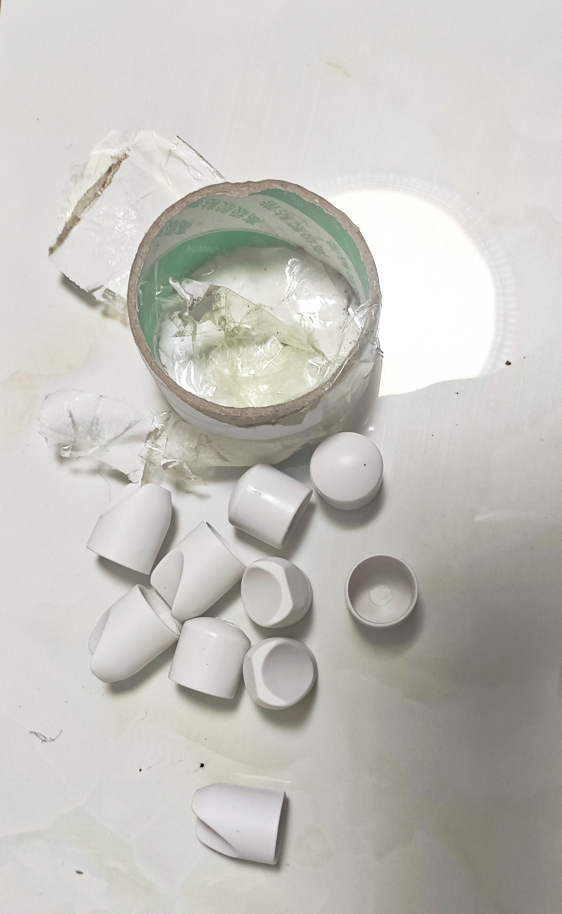 给我妈买几个折叠椅子 这卖家简直是250 椅子的快递盒就用那种很薄质量不好的破纸