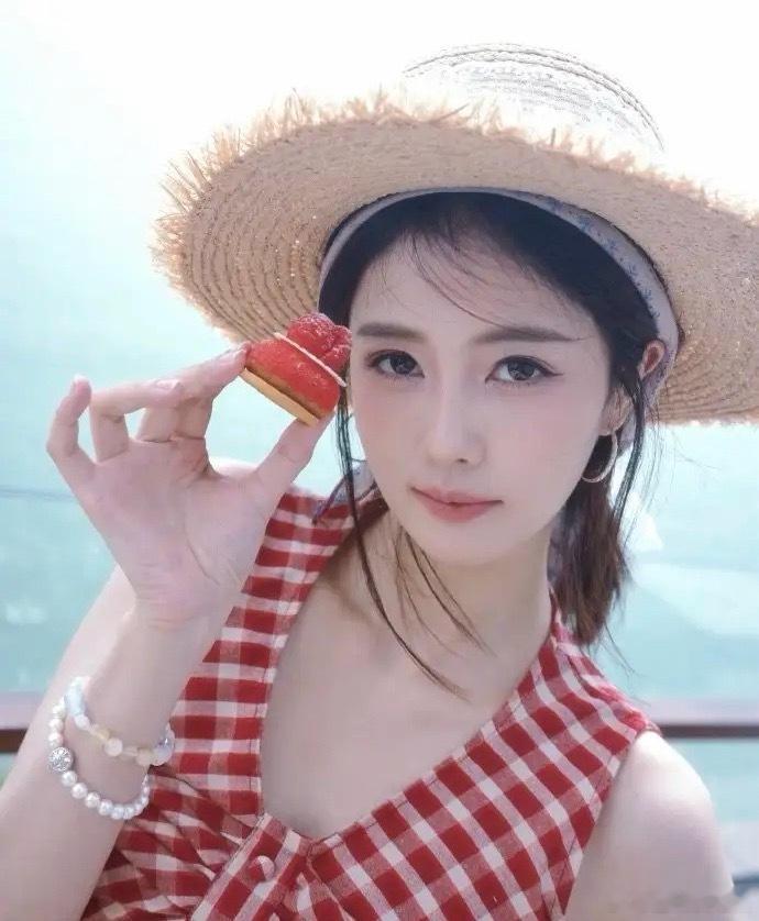 1.邹市明跟冉莹颖就算离婚，两人的负债也需要对半，到时候压力更大，还不如合在一起