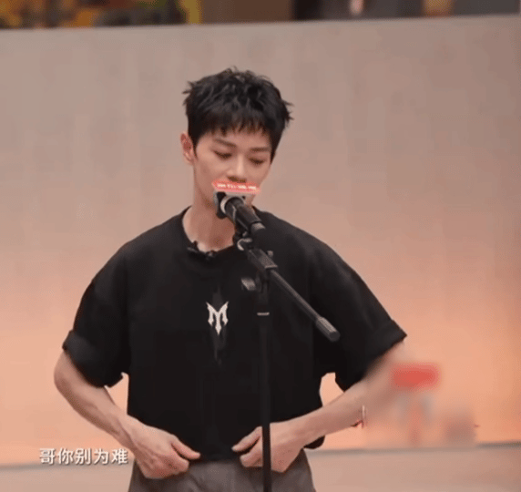 曹骏选队难成啥样了压力大的都可以看看曹骏 两份诚意摆在面前，曹骏左右为难，一遍遍