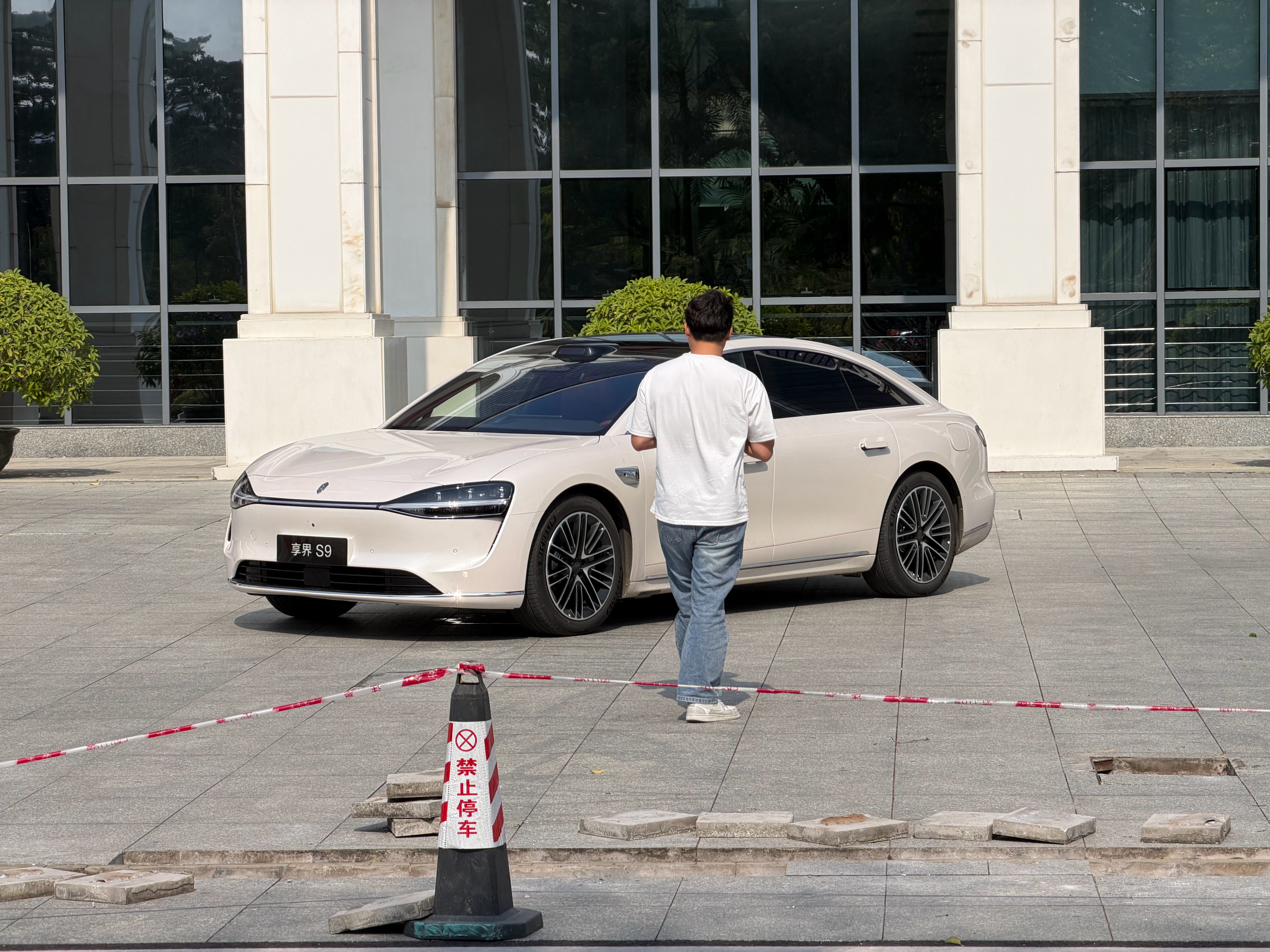 早上6点起来拍摄，三位小伙伴一起干，终于测好了。等发布会后给大家汇报一下我们的测