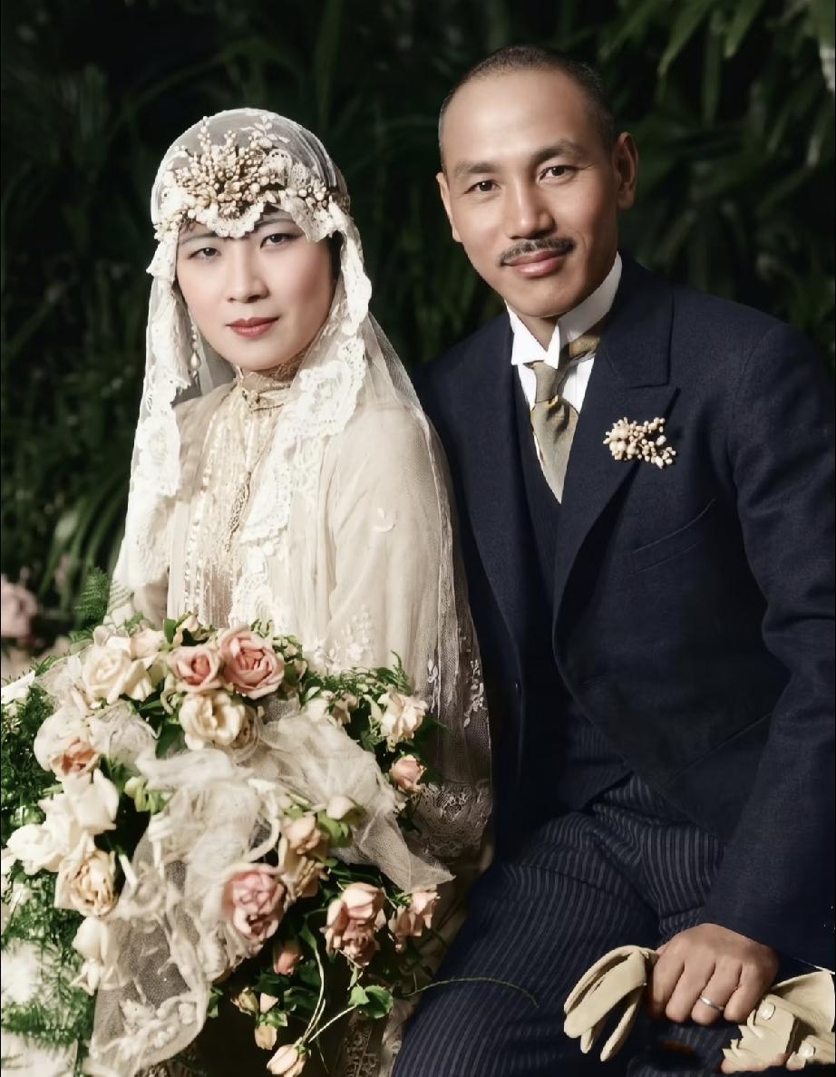 结婚是挣钱的，大人物结婚挣得更多。
1927年12月1日，蒋介石与宋美龄在上海大