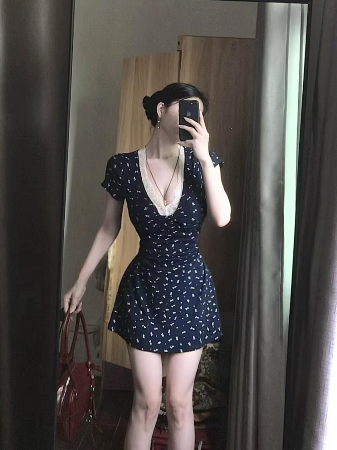 突然get到碎花裙给的日常美女感了！