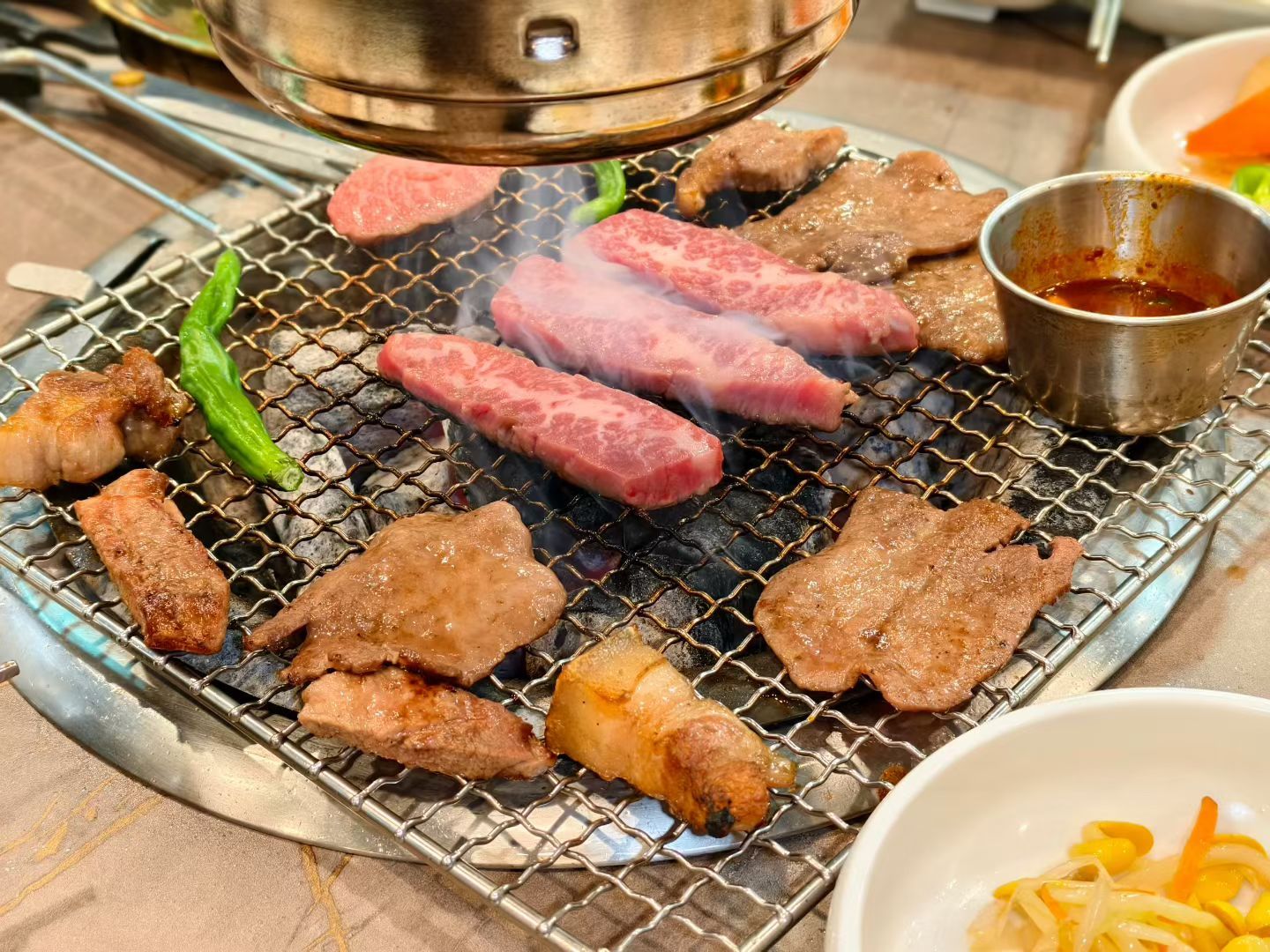 我不爱吃火锅但是爱吃烤肉其实都不咋健康