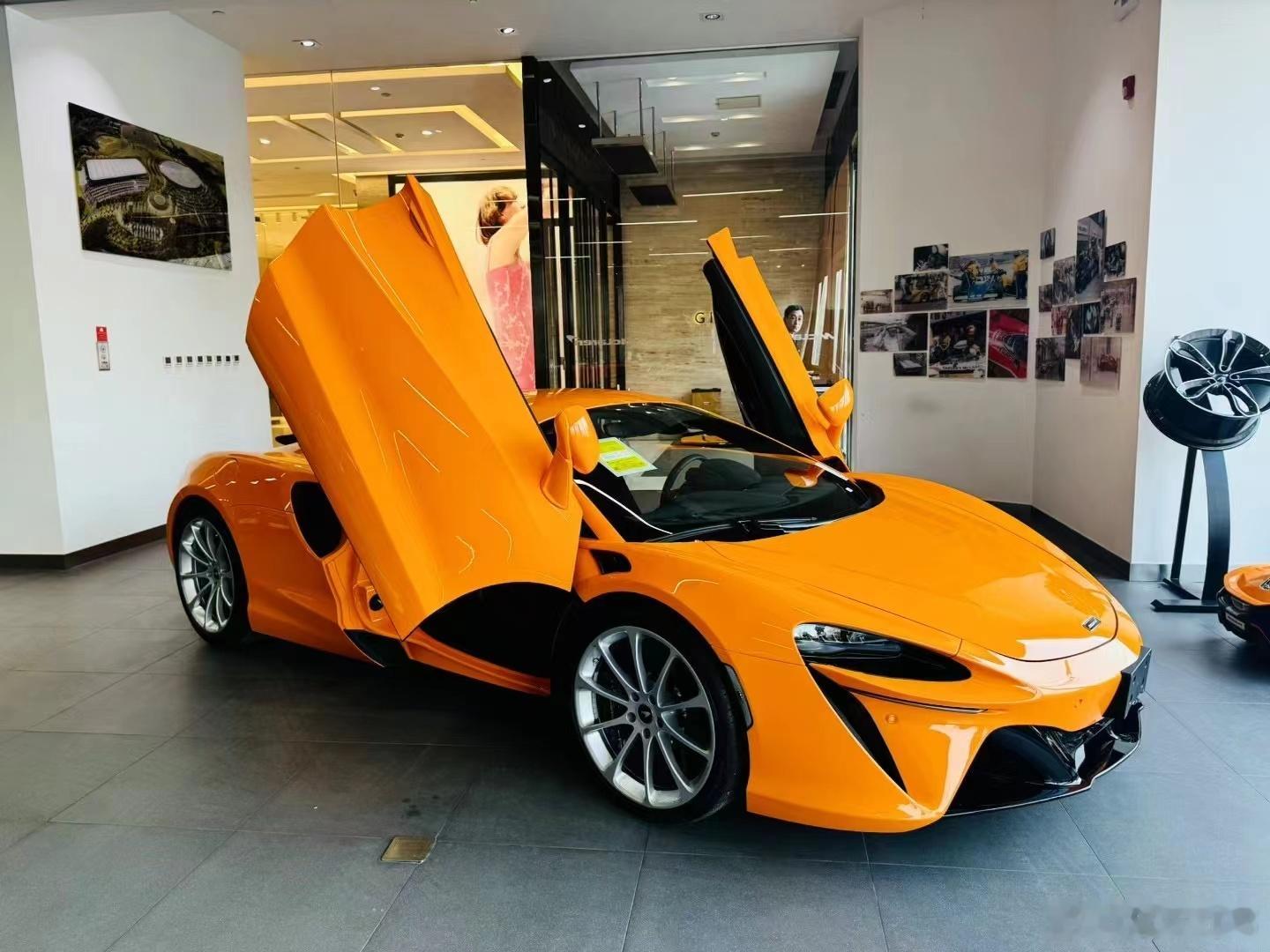 橙色的迈凯伦Artura裸车252万含消费税 ​​​