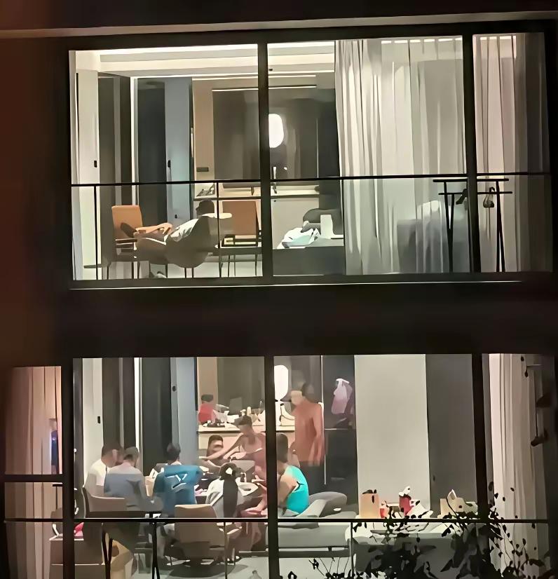 你更倾向于哪种生活？
有个网友说的，他已习惯了一个人，安安静静的，享受着孤独和自