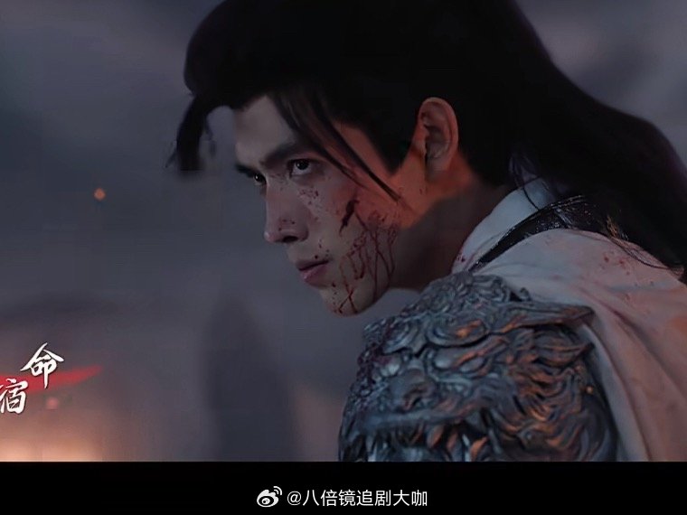 贺思慕把万灵灯当魔法扫帚用贺思慕和迪丽热巴适配度，还是那样惊艳啊，贺思慕这样的万