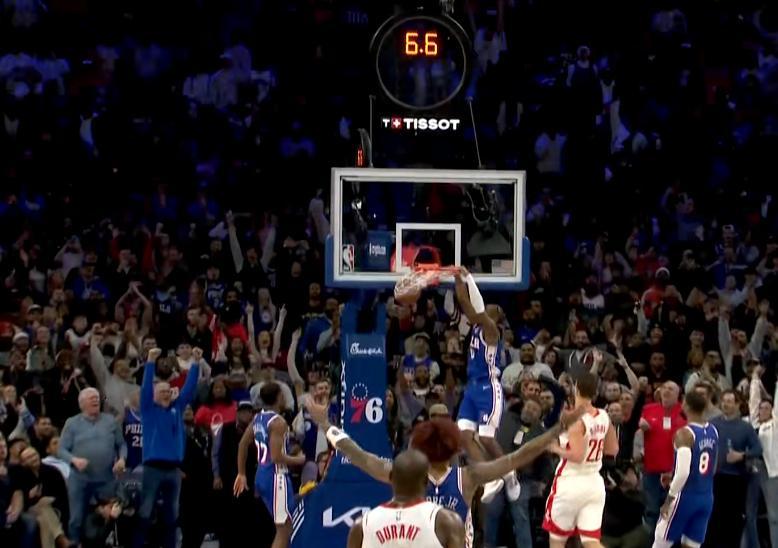 乔大将军最后突然攻防一体；火箭的关键失误和马克西的稳稳罚球；最值得一提的，是恩比