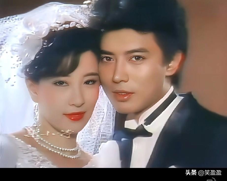 初代霸总张佩华，一部《昨夜星辰》迷倒万千少女。那个时代他真的挺帅的，也很儒雅，你