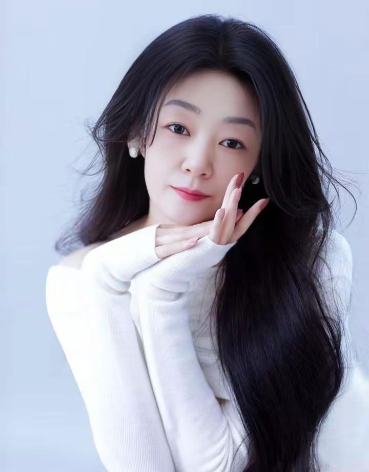 al兔费生成深夜文案 女人爱美不分年龄 靠自已才是女王 好好爱自己比谁爱你都靠谱