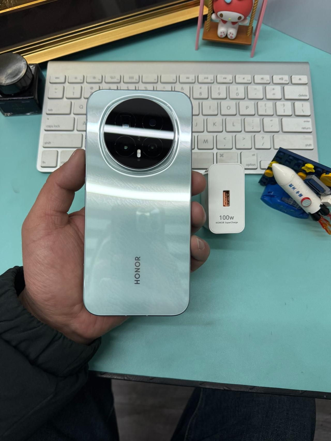 春节快到了，还在犹豫换手机该选荣耀Magic8还是荣耀Magic8 Pro Ai