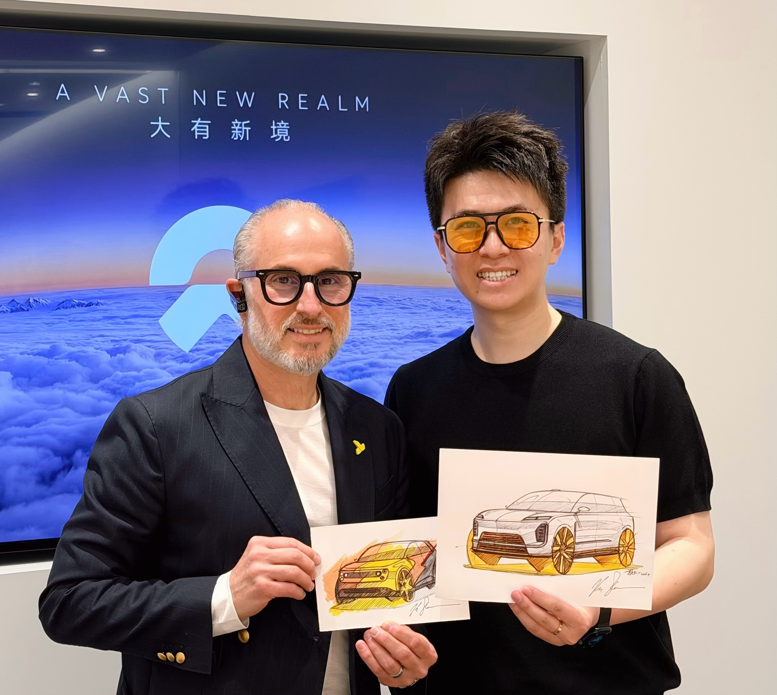 Kris，蔚来汽车设计总监很开心，和Kris请教了很多也感谢大佬，让我愈发认定好