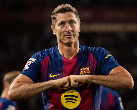 莱万多夫斯基：“我们知道经验丰富的球员需要经历这样的艰难经历，我特别想帮助年轻球