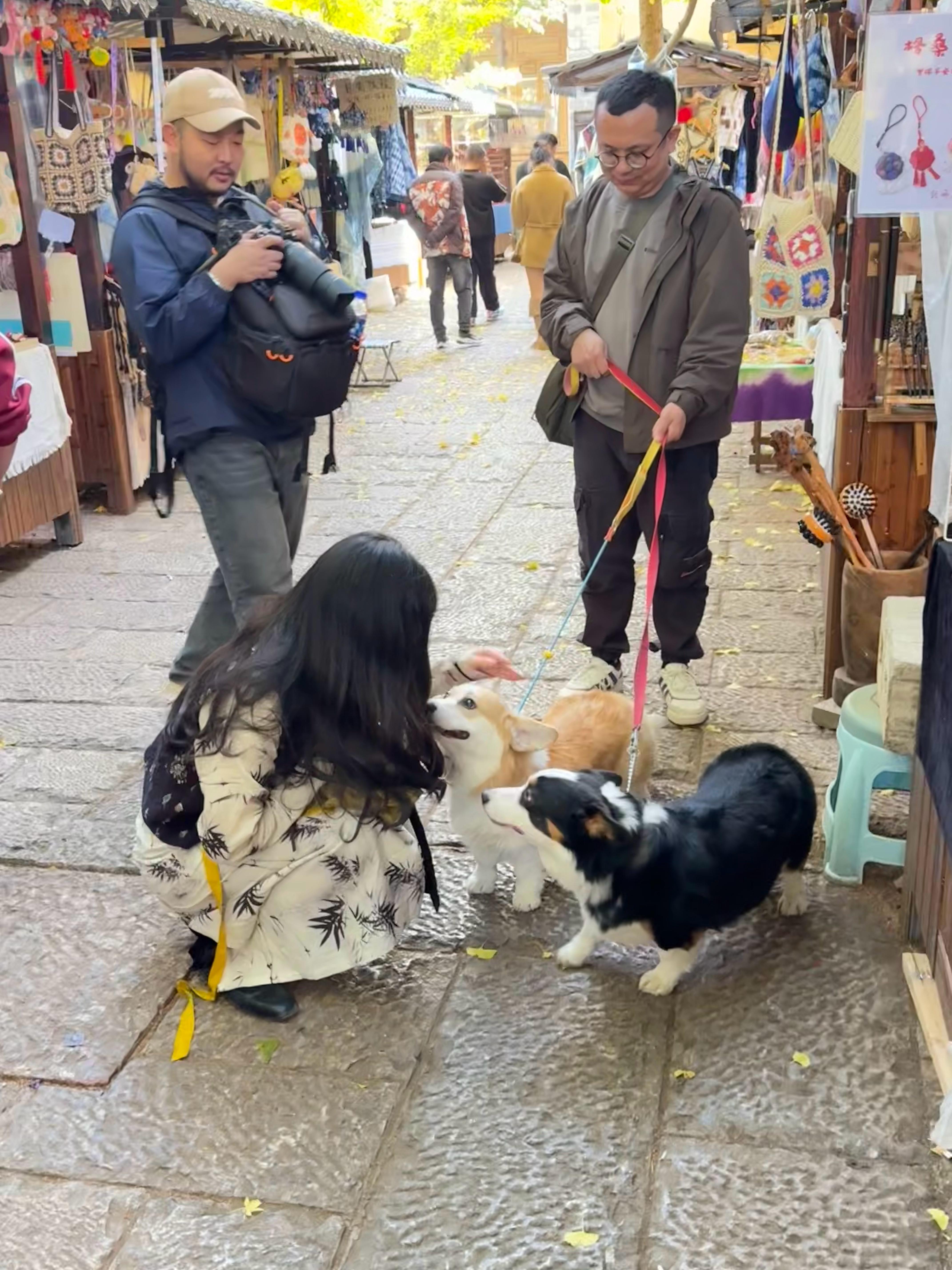 终于来到了 去有风的地方一个还没那么商业化 很安静的沙溪古镇剧中的场景🎬让各个