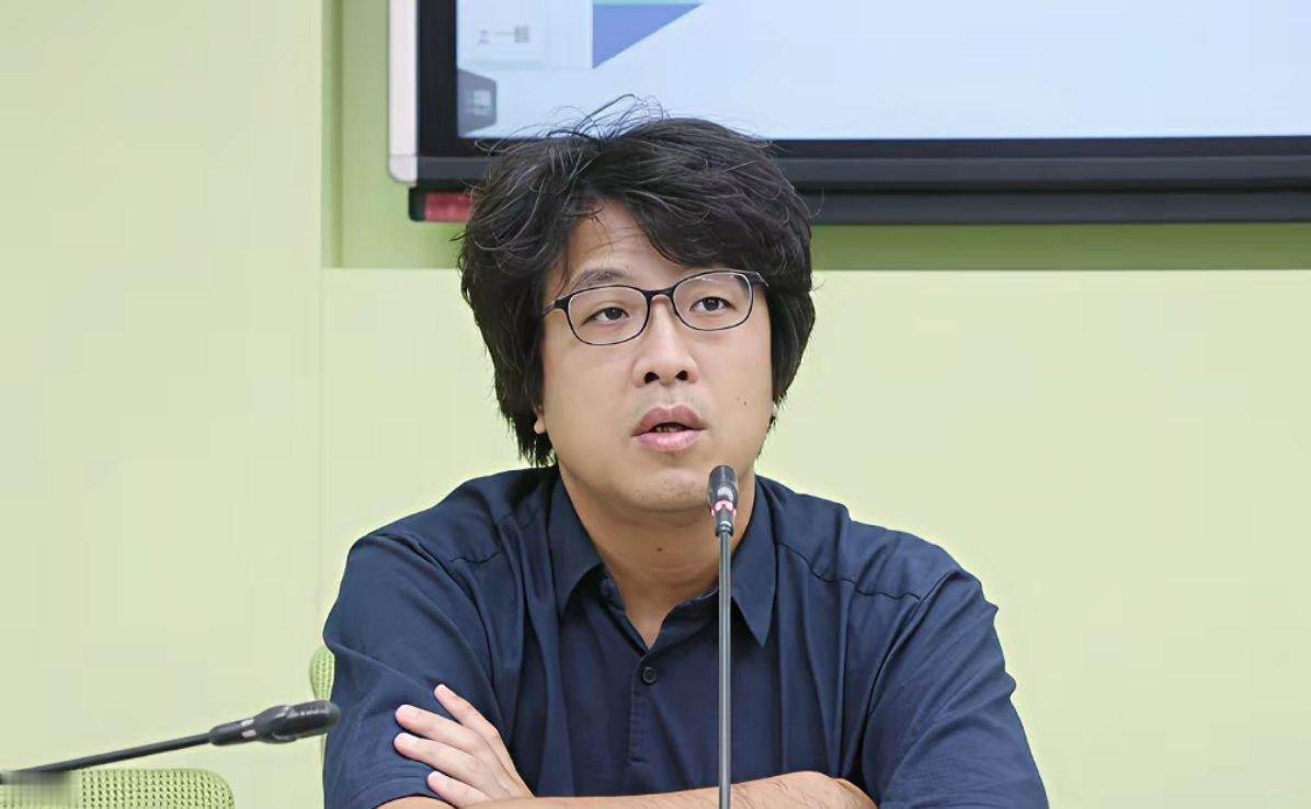 特朗普警告台独川普称“不希望台独” ，沈伯洋却叫嚣：“台湾现状是主权独立国家”