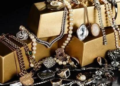 为什么中国连一个自创的奢侈品都没有？内行人的话揭开真相：

1.奢侈品和奢侈品牌