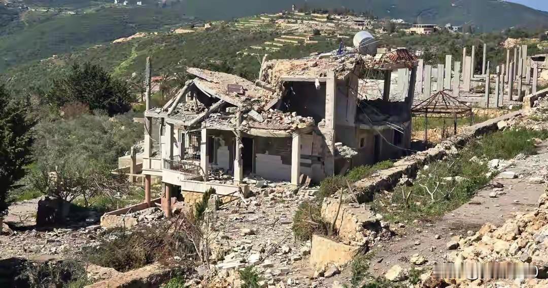 以军像土匪一样在黎巴嫩疯狂拆楼，所到之可以说处寸草不生连根拔起，以军持续作恶到什
