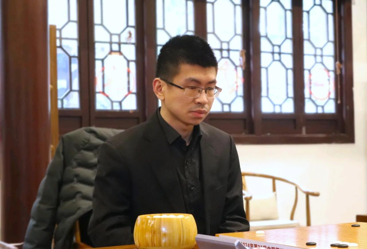 LG杯快讯~
范廷钰、辜梓豪率先出线



第29届LG杯世界围棋棋王赛中国队选