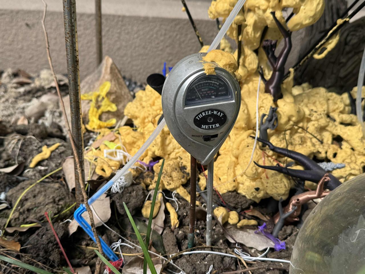 加一箱油多掏50块物业费涨200青菜4块一斤不敢多买工资扣完社保还少100普通人