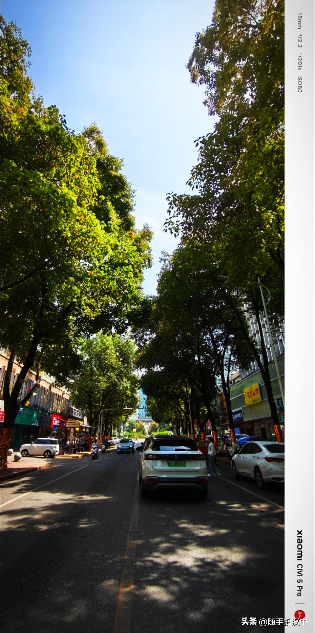 好久没到北大街来了，熟悉的街道换了好些商铺，有点不确定又有点好奇…北大街是老街，