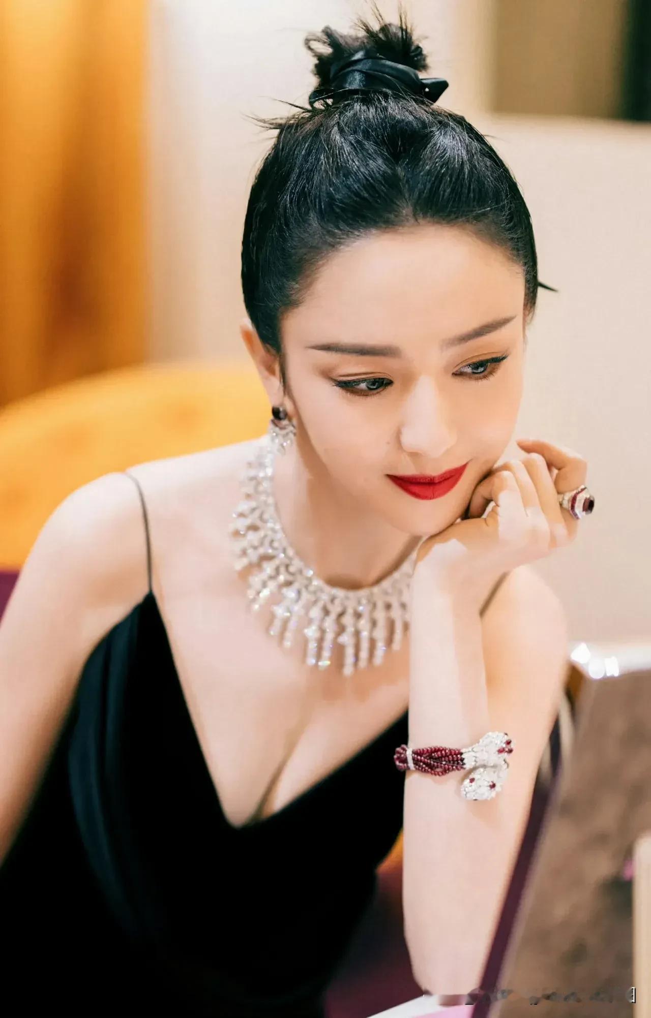 佟丽娅童瑶大美女气质好